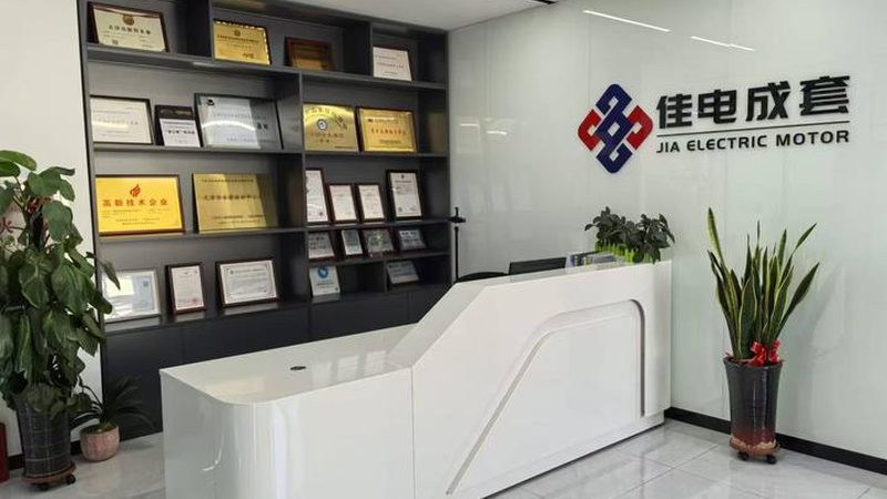变频器与软启动器：工业自动化中的核心调节器